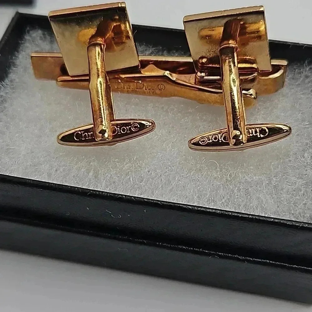 Christian Dior CD Logo Bullet Back Gold Tone Cufflinks with Tie Bar - Picture 2 of 4